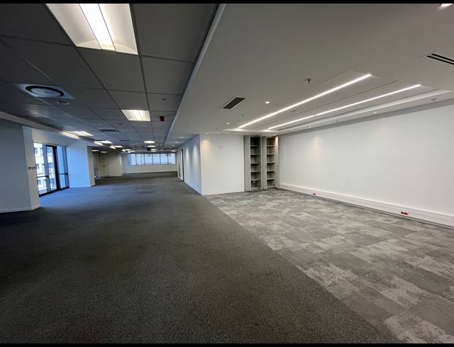2,004M² OFFICE TO LET IN FORESHORE